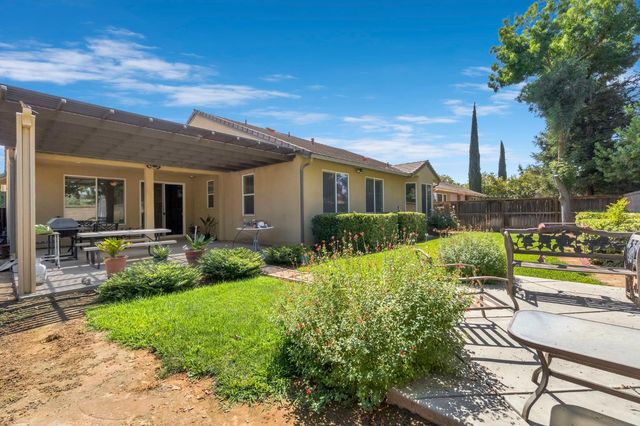 4203 N Bain Avenue, Fresno, CA 93722