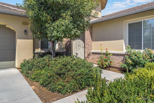 4203 N Bain Avenue, Fresno, CA 93722