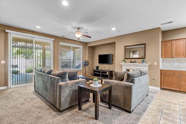 4203 N Bain Avenue, Fresno, CA 93722