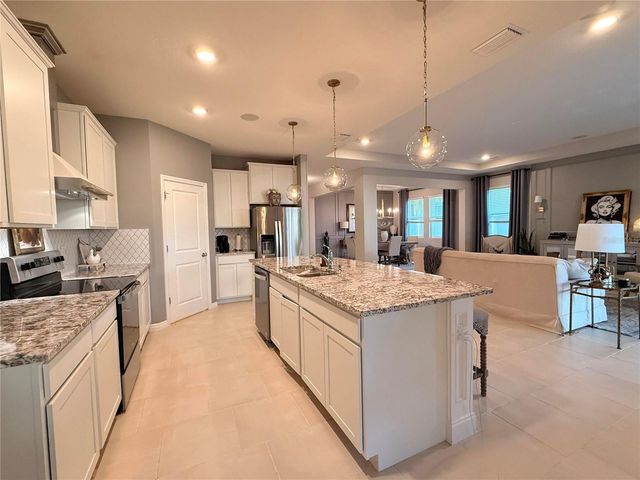 10800 LAXER CAY LOOP, San Antonio, FL 33576