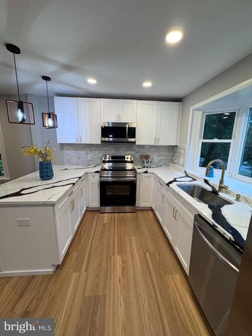 329 CHESTNUT DR, Lusby, MD 20657