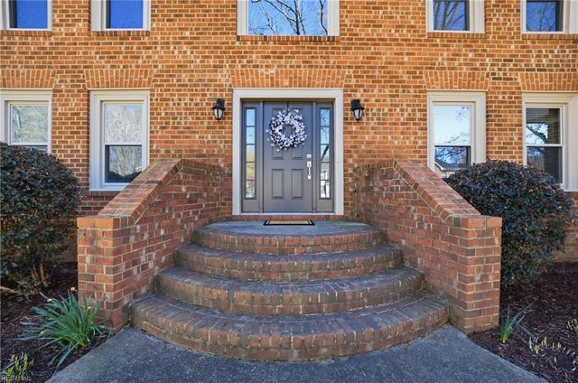 1137 Fairway DR, Chesapeake, VA 23320