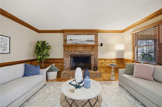 1137 Fairway DR, Chesapeake, VA 23320