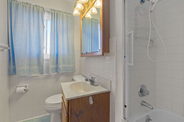 524 22nd Avenue, Rock Island, IL 61201