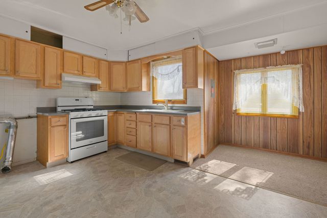 524 22nd Avenue, Rock Island, IL 61201