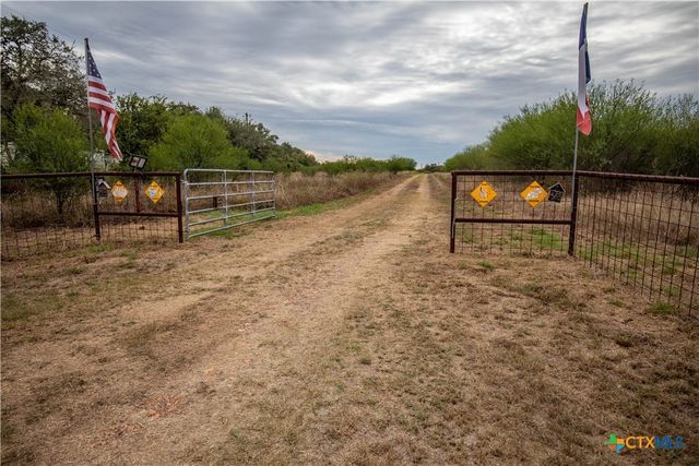 1078 Mueller Lang Road, Cuero, TX 77954