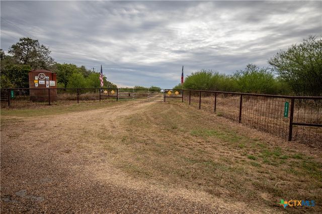 1078 Mueller Lang Road, Cuero, TX 77954