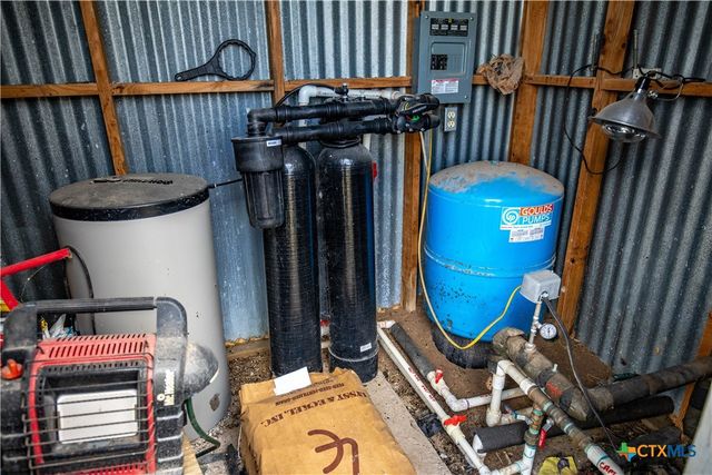 1078 Mueller Lang Road, Cuero, TX 77954