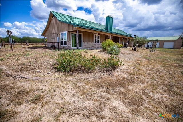 1078 Mueller Lang Road, Cuero, TX 77954