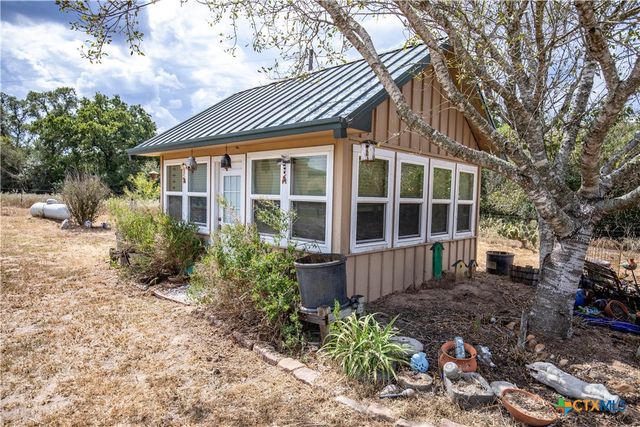 1078 Mueller Lang Road, Cuero, TX 77954