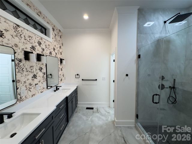 6265 Riviera Run Estates Drive, Hickory, NC 28601