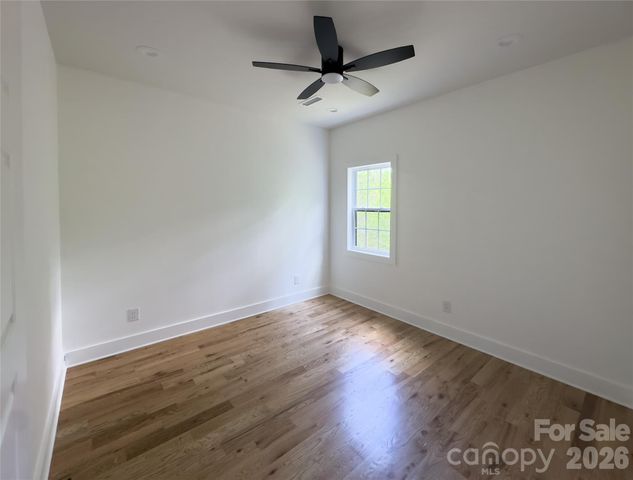 6265 Riviera Run Estates Drive, Hickory, NC 28601