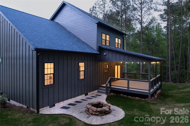 6265 Riviera Run Estates Drive, Hickory, NC 28601