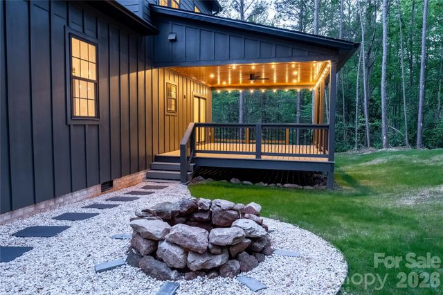 6265 Riviera Run Estates Drive, Hickory, NC 28601