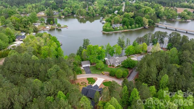 6265 Riviera Run Estates Drive, Hickory, NC 28601