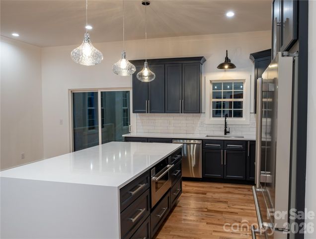 6265 Riviera Run Estates Drive, Hickory, NC 28601