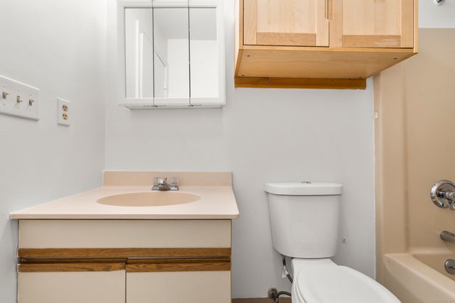 233 Derby Avenue 611, Derby, CT 06418