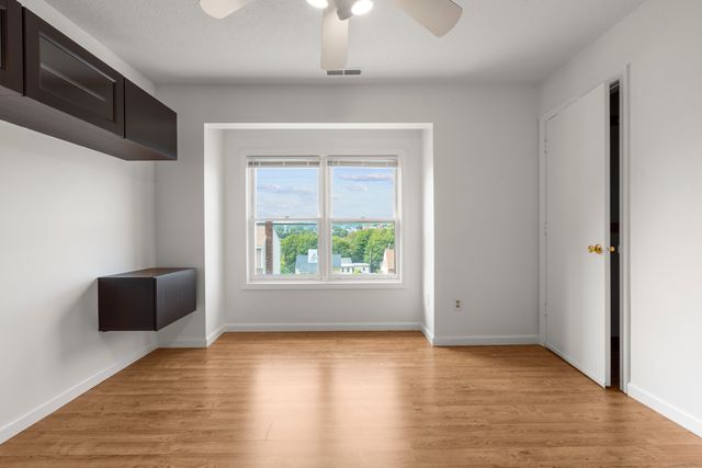 233 Derby Avenue 611, Derby, CT 06418