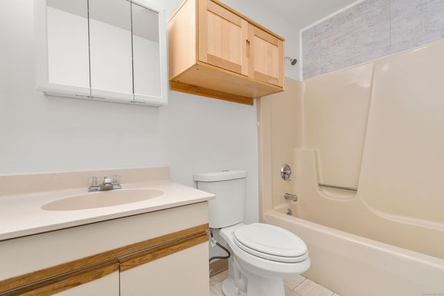 233 Derby Avenue 611, Derby, CT 06418