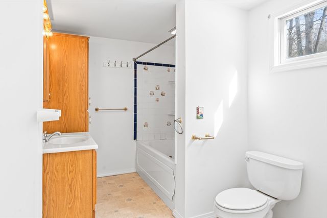 30 Cottage St, Orange, MA 01364