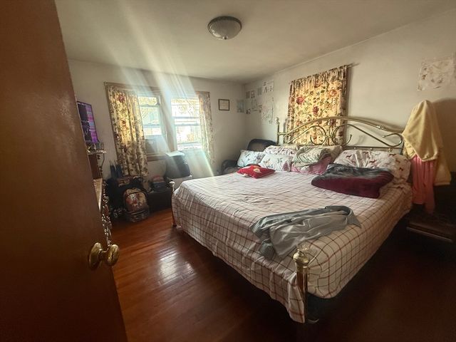 76 Litchfield St, Boston, MA 02135