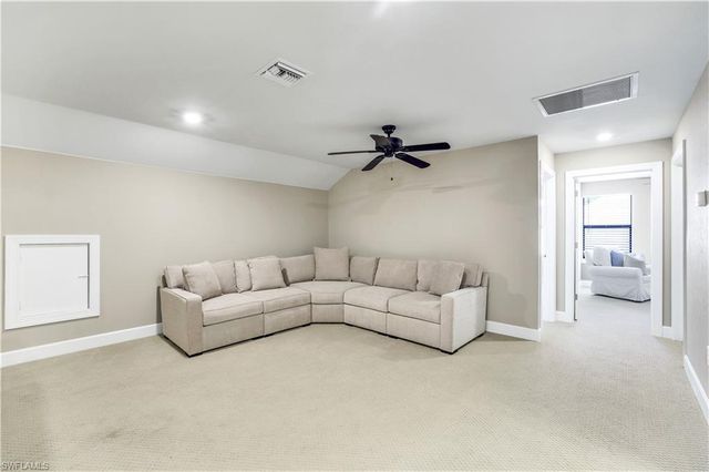 9373 Surfbird CT, Naples, FL 34120