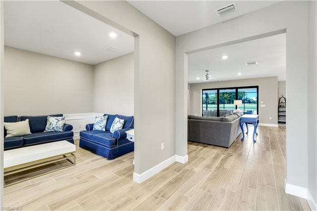 9373 Surfbird CT, Naples, FL 34120