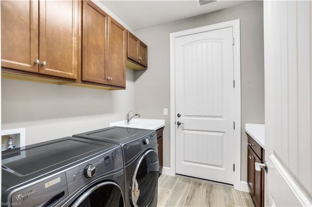 9373 Surfbird CT, Naples, FL 34120