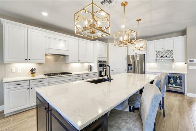 9373 Surfbird CT, Naples, FL 34120