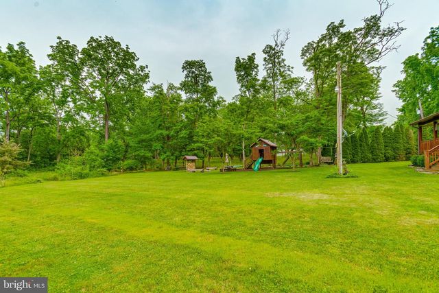 1489 ROXBURY RD, Shippensburg, PA 17257