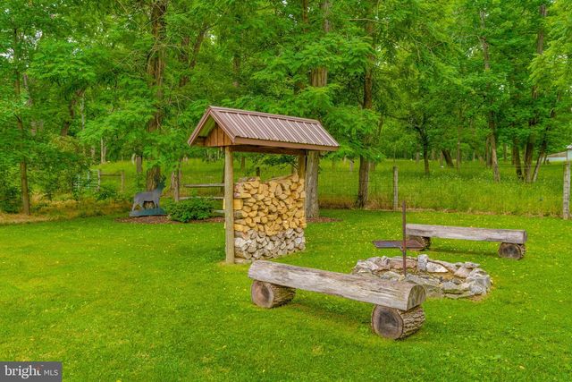 1489 ROXBURY RD, Shippensburg, PA 17257