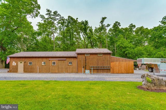 1489 ROXBURY RD, Shippensburg, PA 17257
