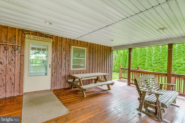 1489 ROXBURY RD, Shippensburg, PA 17257