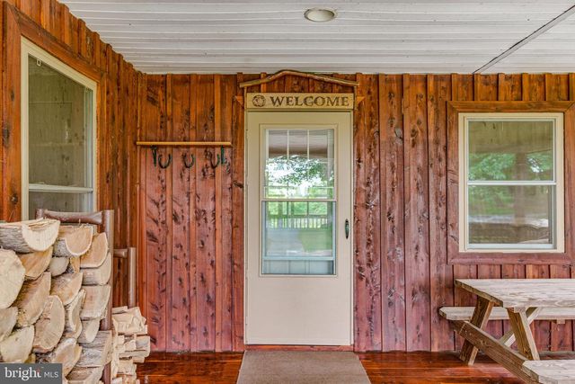 1489 ROXBURY RD, Shippensburg, PA 17257