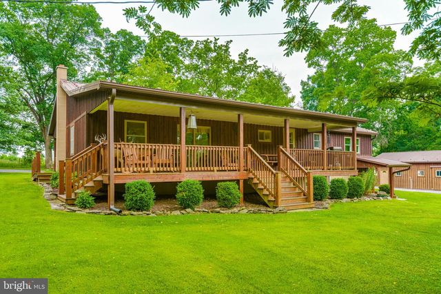 1489 ROXBURY RD, Shippensburg, PA 17257