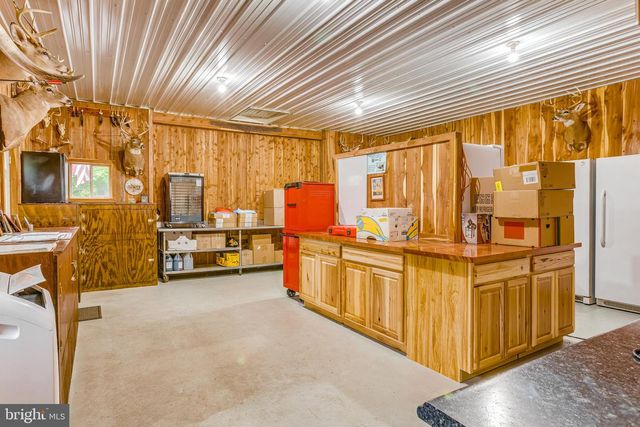 1489 ROXBURY RD, Shippensburg, PA 17257