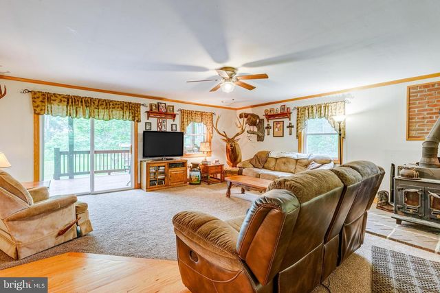 1489 ROXBURY RD, Shippensburg, PA 17257