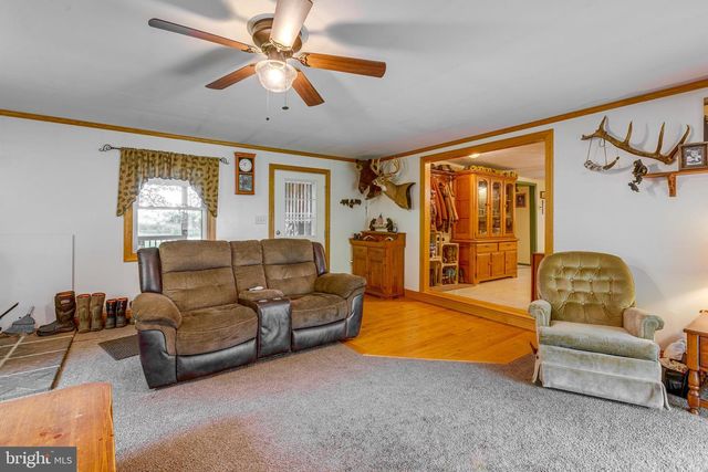 1489 ROXBURY RD, Shippensburg, PA 17257
