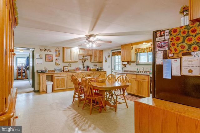 1489 ROXBURY RD, Shippensburg, PA 17257