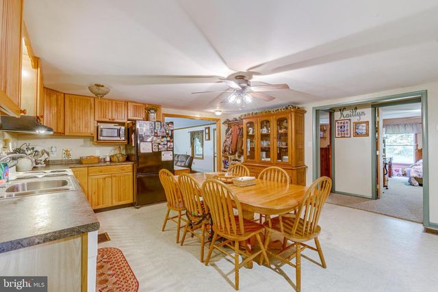 1489 ROXBURY RD, Shippensburg, PA 17257