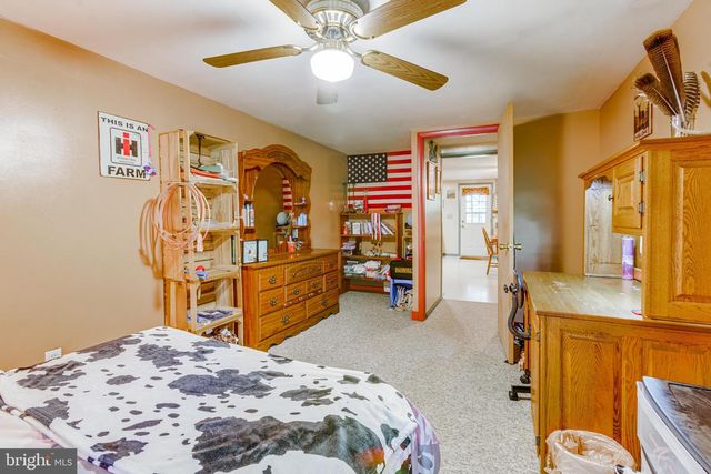 1489 ROXBURY RD, Shippensburg, PA 17257