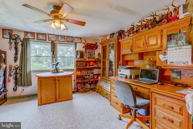 1489 ROXBURY RD, Shippensburg, PA 17257