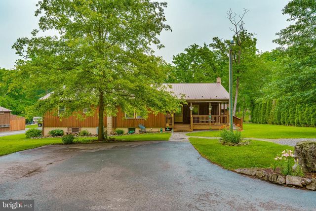 1489 ROXBURY RD, Shippensburg, PA 17257