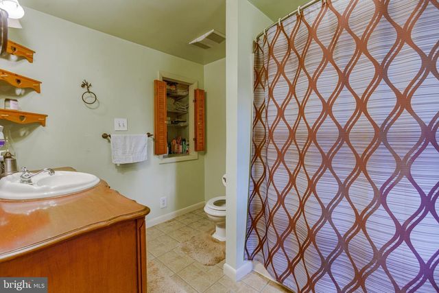 1489 ROXBURY RD, Shippensburg, PA 17257