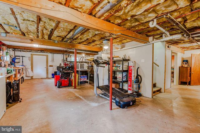 1489 ROXBURY RD, Shippensburg, PA 17257