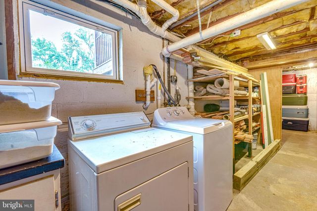 1489 ROXBURY RD, Shippensburg, PA 17257