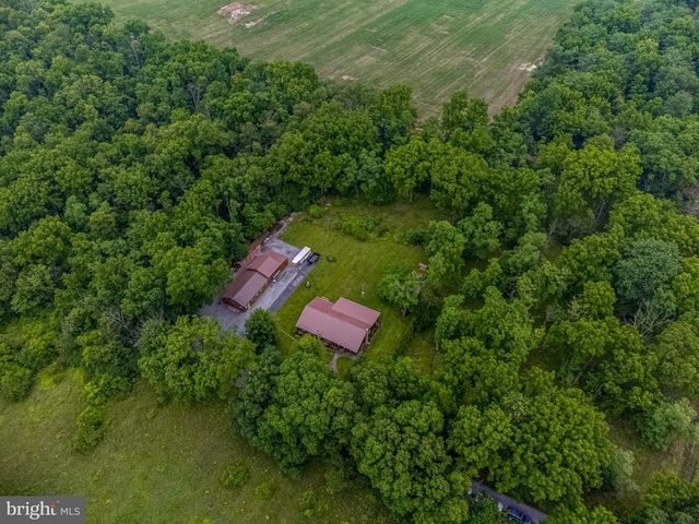 1489 ROXBURY RD, Shippensburg, PA 17257