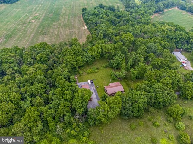 1489 ROXBURY RD, Shippensburg, PA 17257