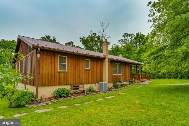 1489 ROXBURY RD, Shippensburg, PA 17257