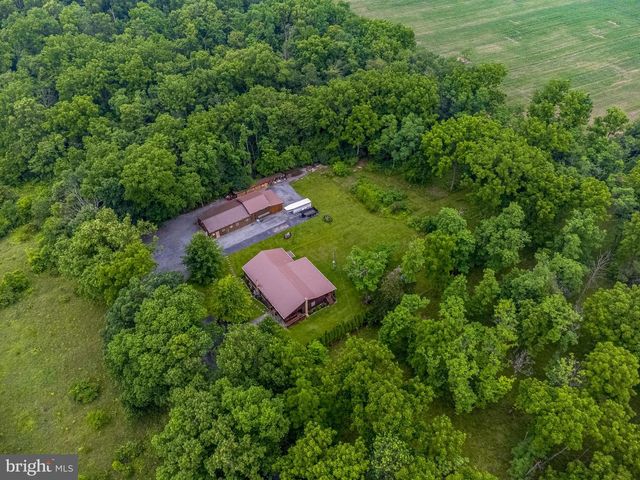 1489 ROXBURY RD, Shippensburg, PA 17257